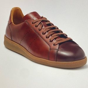 MAGNANNI  Leland Lo Cognac Sneaker. Size: 7 Color: Cognac